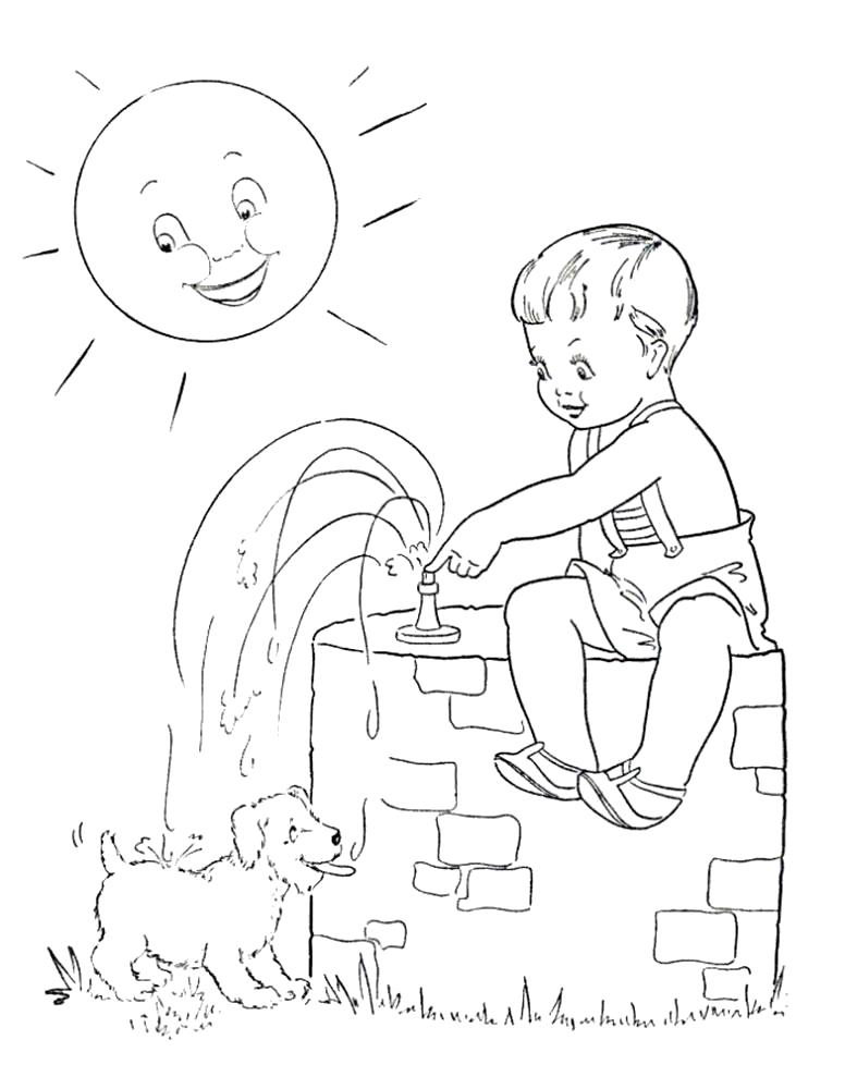   мальчик сидит на колонке, мальчик купает собачку, мальчик и собака, мальчик и щенок, мальчик поливает водой щенка, щенок купается